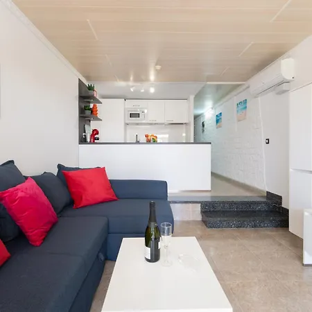 Tamaran Garden View Apartment