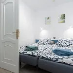 Tamaran Garden View Apartment *